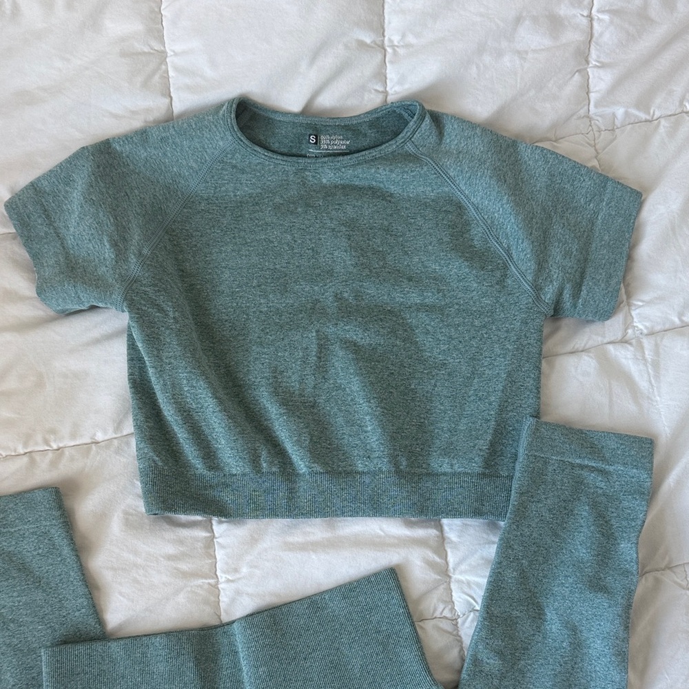 Teal Cropped Top and Leggings Set